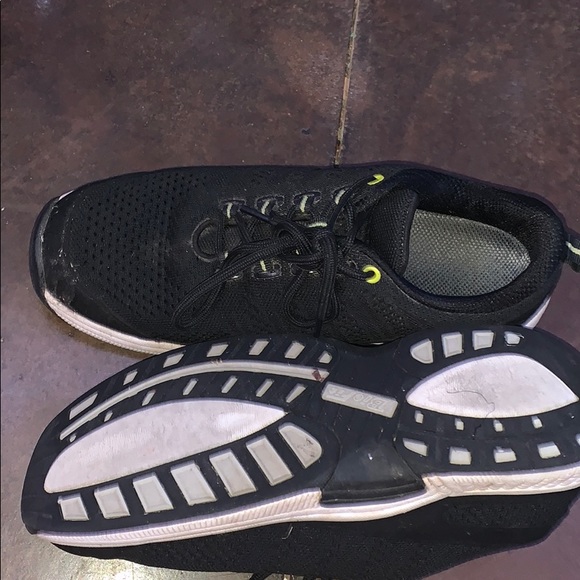 shoes - Picture 3 of 3